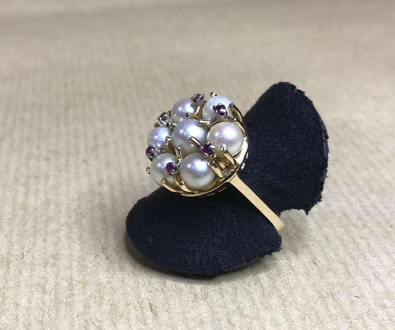 PEARL CLUSTER AND RUBY RING 14ct GOLD 14K GORGEOUS!!!! HAVE A LOOK!! BRITISH SIZE Q US SIZE 8.2 9,9g