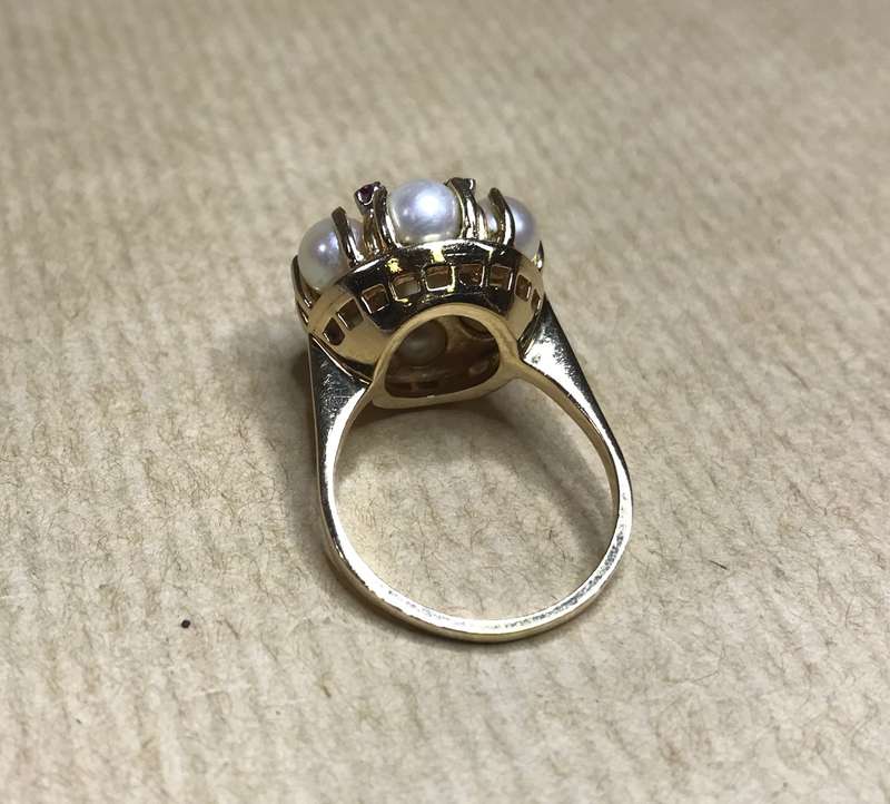 PEARL CLUSTER AND RUBY RING 14ct GOLD 14K GORGEOUS!!!! HAVE A LOOK!! BRITISH SIZE Q US SIZE 8.2 9,9g