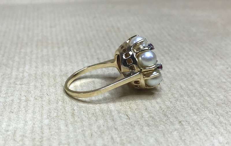 PEARL CLUSTER AND RUBY RING 14ct GOLD 14K GORGEOUS!!!! HAVE A LOOK!! BRITISH SIZE Q US SIZE 8.2 9,9g