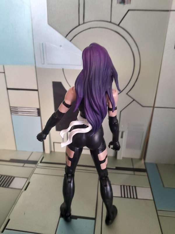 Marvel Legends Psylocke X-Force Version