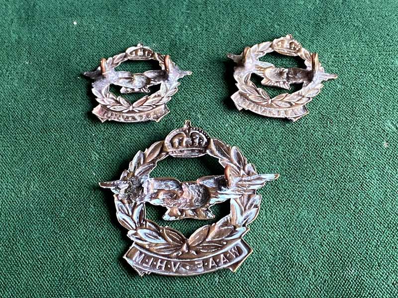 SAAF WOMENS AUXILIARY AIR FORCE CAP AND COLLARS-WORN WW2-ONE LUG ON CAP MISSING