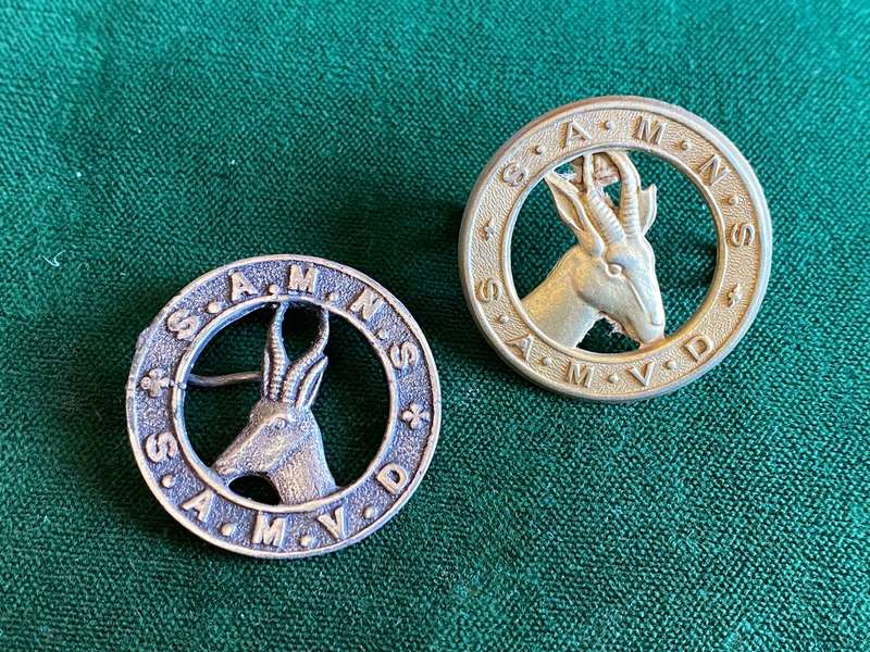 SA MILITARY NURSING SERVICES WHITE METAL CAP AND COLLAR-WORN 1940-1962