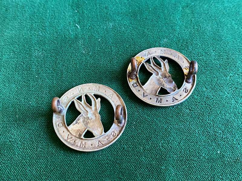 SA MILITARY NURSING SERVICES WHITE METAL CAP AND COLLAR-LUGS COMPLETE