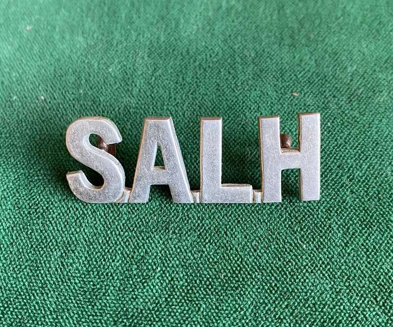SA LIGHT HORSE WHITE METAL TITLE-WORN BOER WAR- 2 LUGS