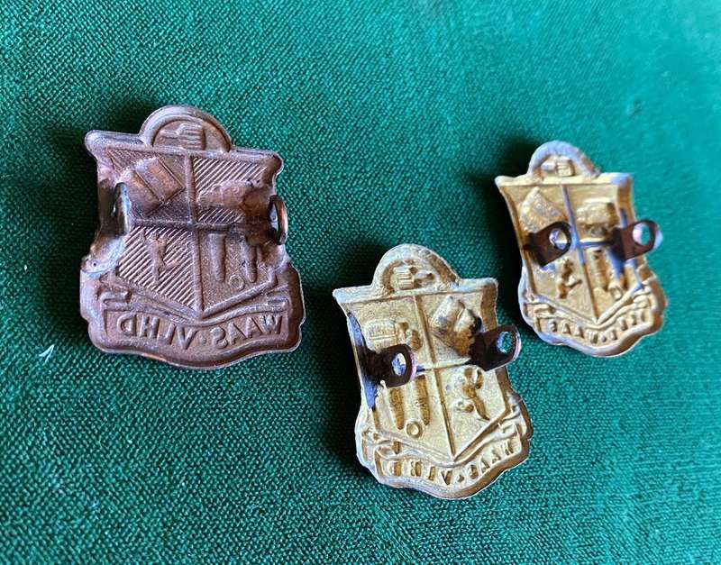 WOMANS AUXILIARY  ARMY SERVICES BRASS CAP AND COLLARS-WORN WW2-LUGS COMPLETE