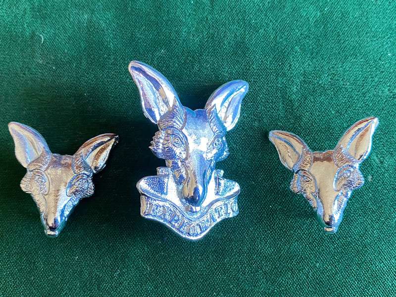 INTELLIGENCE CORPS CHROME CAP AND COLLARS-LUGS + PINS INTACT
