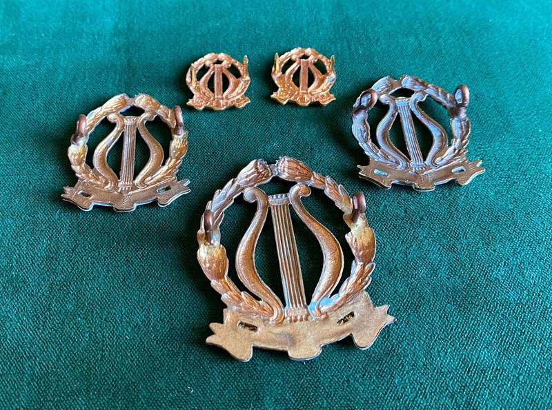 SA PERMANENT FORCE BAND-BI-METAL CAP,COLLARS AND MESS DRESS COLLARS-WORN POST 1964-LUGS+PINS COMPLET
