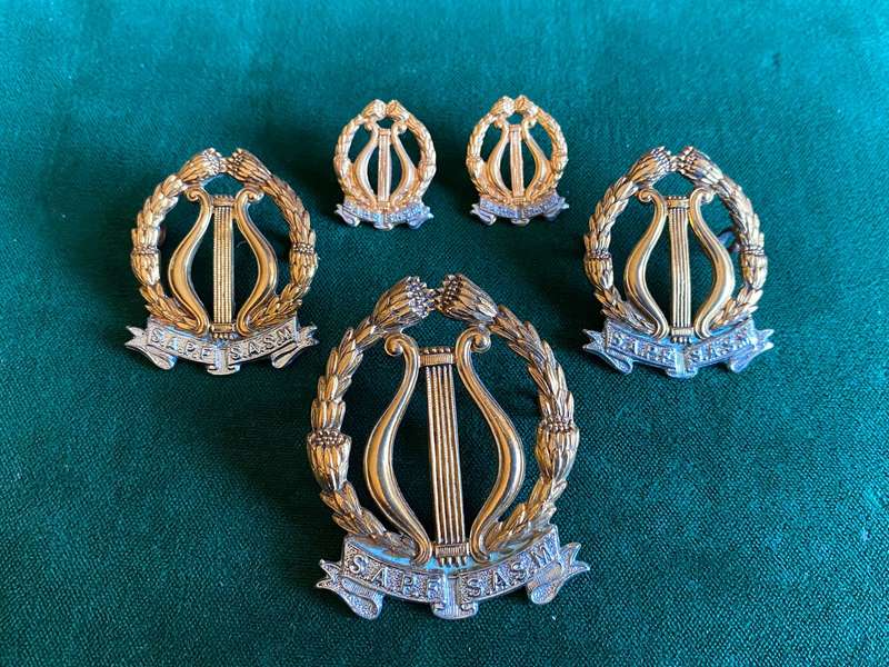 SA PERMANENT FORCE BAND-BI-METAL CAP,COLLARS AND MESS DRESS COLLARS-WORN POST 1964-LUGS+PINS COMPLET