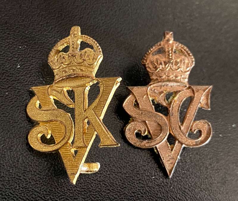 SA STAFF CORPS(VOLUNTEER)COLLAR BADGE PAIR-GILT-WORN 1940-45-ONE LUG MISSING