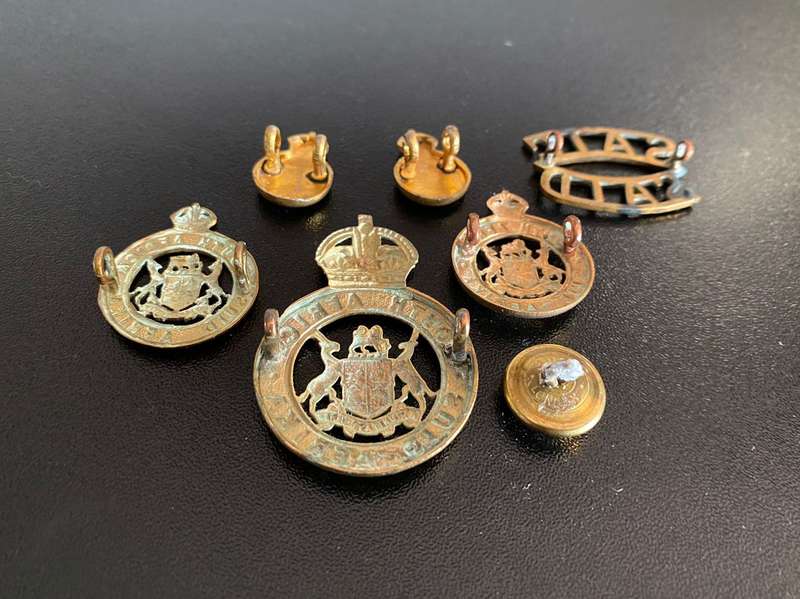 INSTRUCTIONAL CORPS CAP,COLLARS AND MESS DRESS COLLARS-WORN 1922-1952-SOLD WITH ONE COLLAR AND 1 BUT