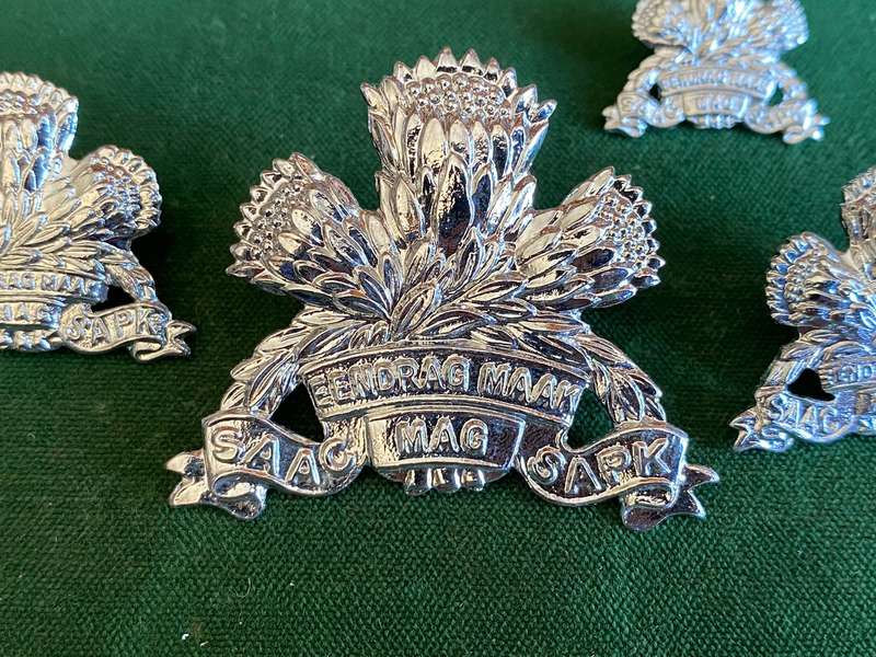SA ARMOURED CORPS CHROME CAP, COLLARS AND ONE MESS DRESS COLLAR-WORN POST 1983-PINS + LUGS INTACT