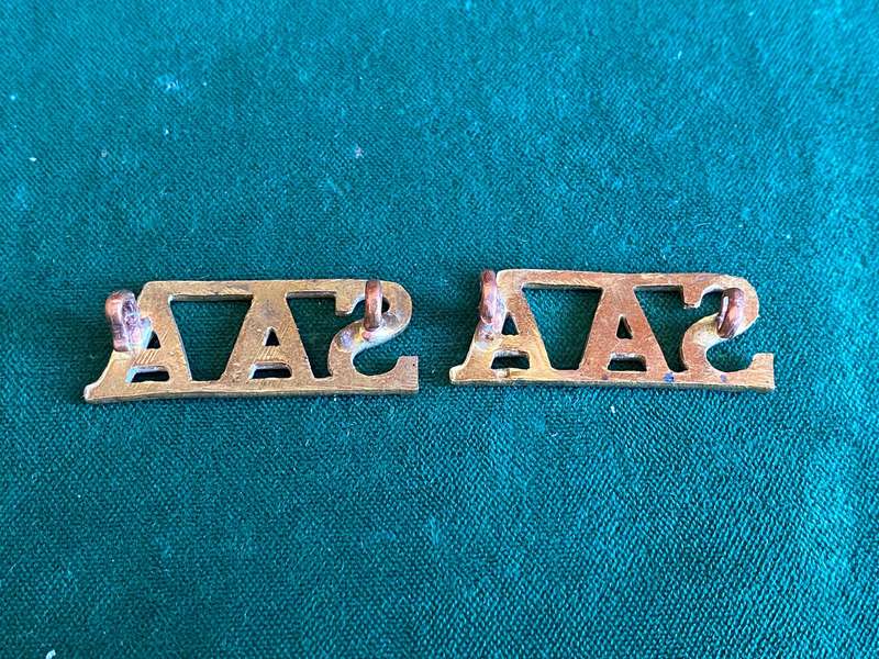 SA ARTILLERY BRASS SHOULDER TITLE PAIR-LUGS INTACT
