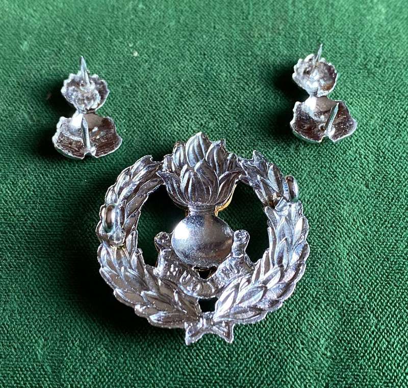 SA ENGINEERS CORPS,BI METAL CAP AND 2X MESS DRESS COLLARS-WORN SINCE 1970-LUGS + PINS INTACT