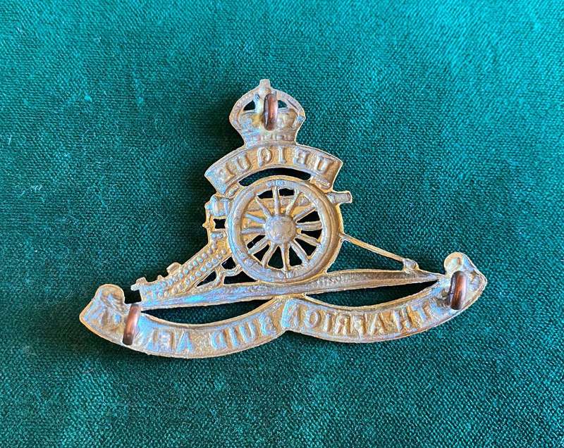 SA ARTILLERY CAP BADGE-WORN 1926-1959- 3 LUGS