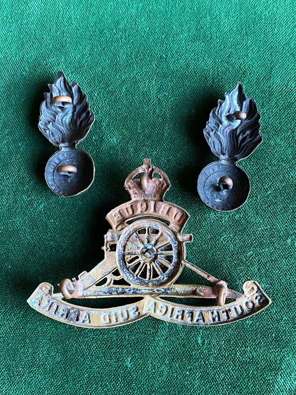 SA ARTILLERY BRONZE CAP AND COLLARS-WORN BY OFFICERS AND WO'S-1937-1959-LUGS INTACT