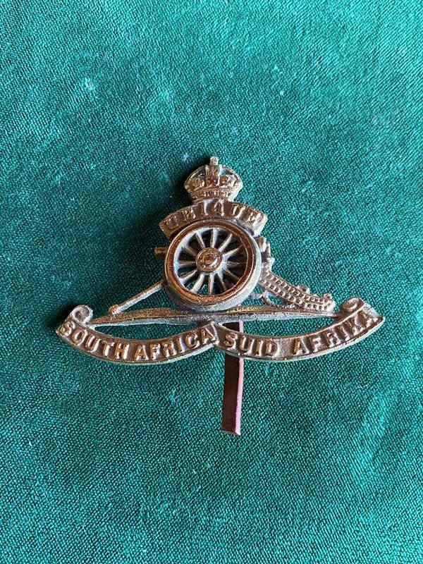 SA ARTILLERY,DOUBLE WHEEL-GILDING METAL CAP BADGE-WORN 1926-1959