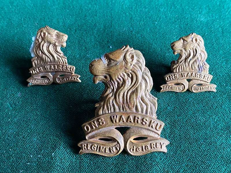 REGIMENT DE LA REY,GILDING METAL CAP AND COLLARS(LIONS MOUTH CLOSED)WORN 1934-1964