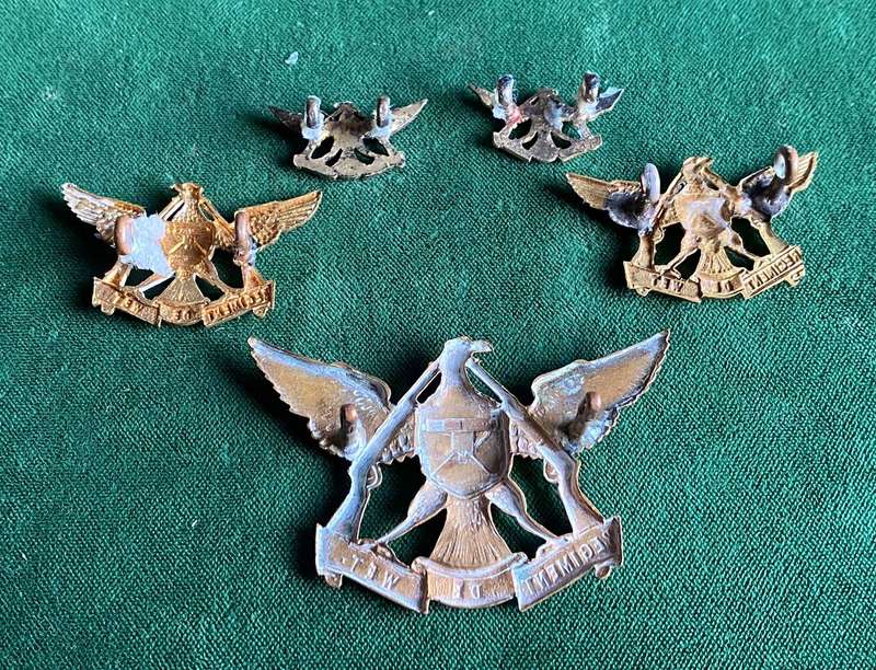 REGIMENT DE WET GILDING METAL CAP,COLLARS AND MESS DRESS COLLARS-WORN 1935-1966-ALL LUGS INTACT