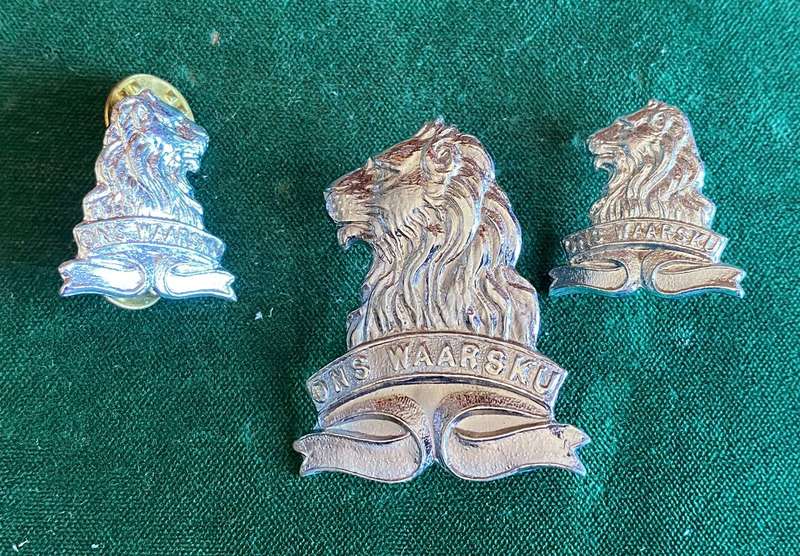 REGIMENT DE LA REY CHROMED CAP AND COLLARS-WORN FROM 1976-LUGS + PINS INTACT