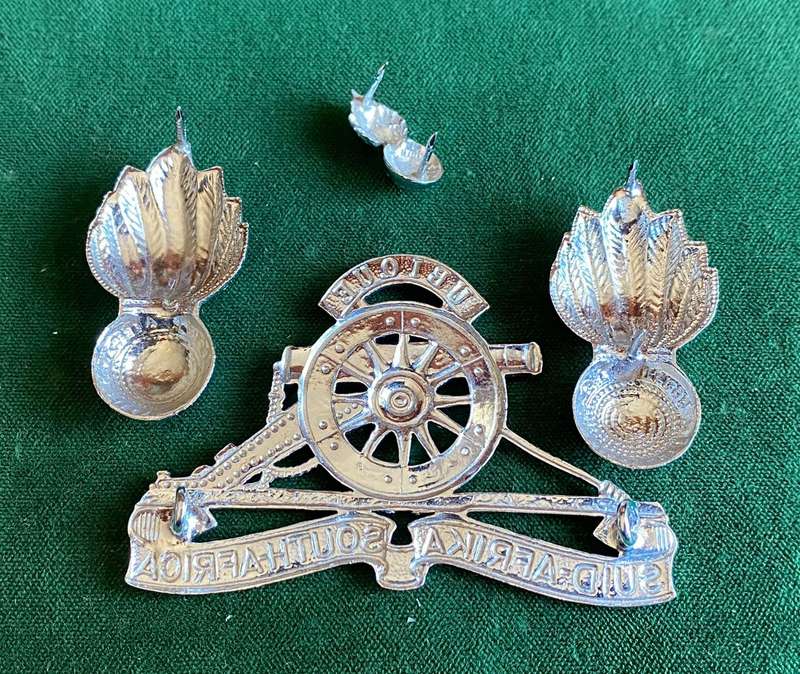 SA ARTILLERY CHROMED CAP, COLLAR BADGE AND 1 MESS DRESS COLLAR-WORN POST 1976-ONE PIN MISSING ON ONE