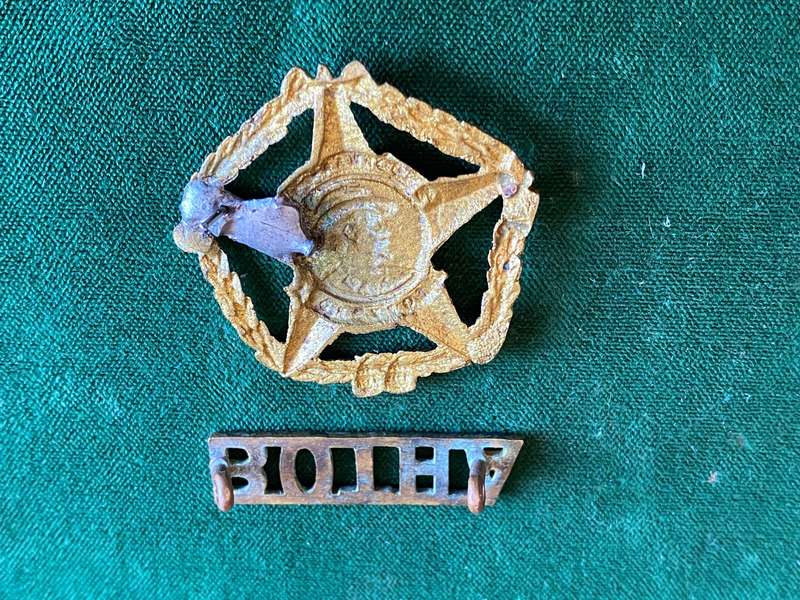REGIMENT BOTHA CAP AND TITLE-WORN 1935-1962- NO LUGS ON CAP
