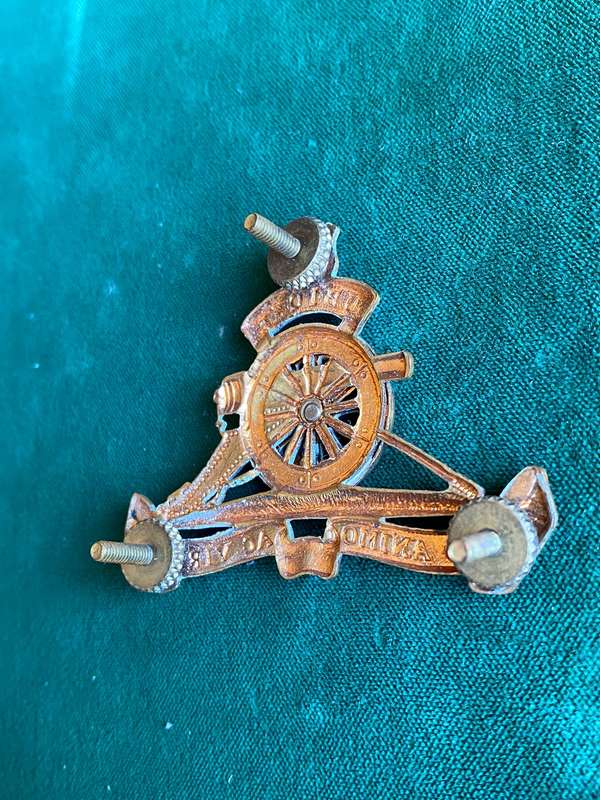VRYSTAATSE STAATS ARTILLERIE CAP BADGE-APPROVED -1962-3X SCREW LUGS