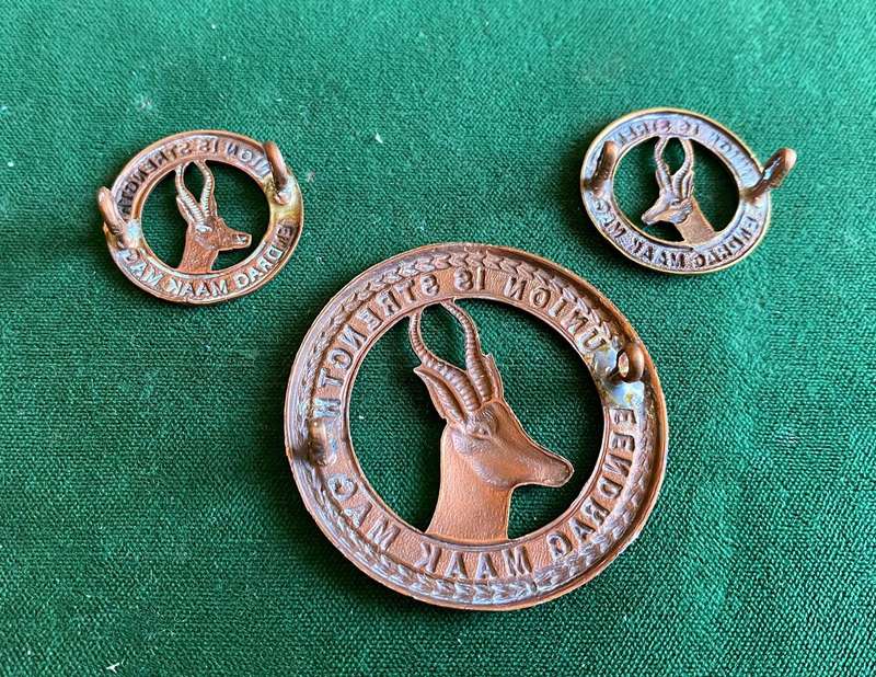 UDF GENERAL SERVICE CAP AND COLLARS(BRASS)WORN 1940-45-LUGS INTACT