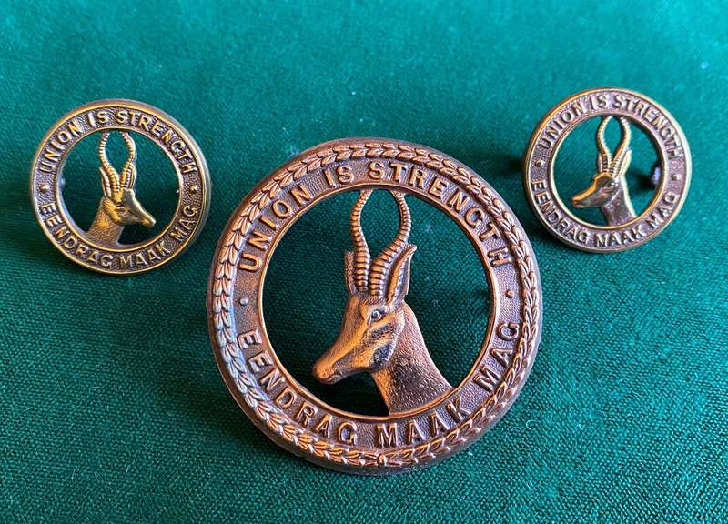 UDF GENERAL SERVICE CAP AND COLLARS(BRASS)WORN 1940-45-LUGS INTACT