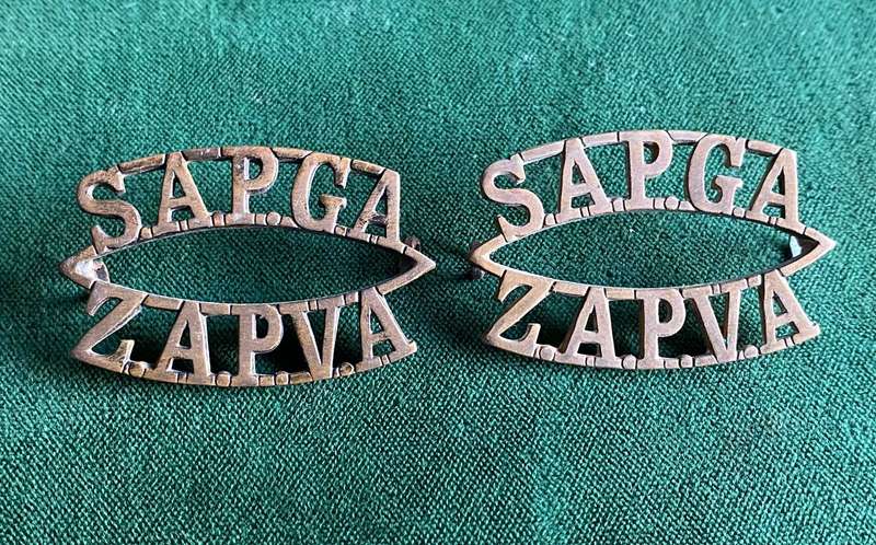 SA PERMANENT GARRISON ARTILLERY Z TYPE SHOULDER TITLE PAIR-LUGS INTACT