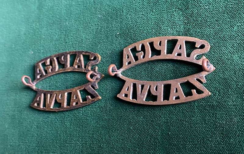 SA PERMANENT GARRISON ARTILLERY Z TYPE SHOULDER TITLE PAIR-LUGS INTACT