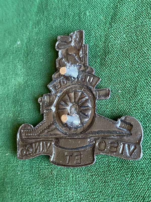 14 TH FIELD ARTILLERY REGIMENT BELT BUCKLE CENTRE BADGE-2X SCREW LUGS