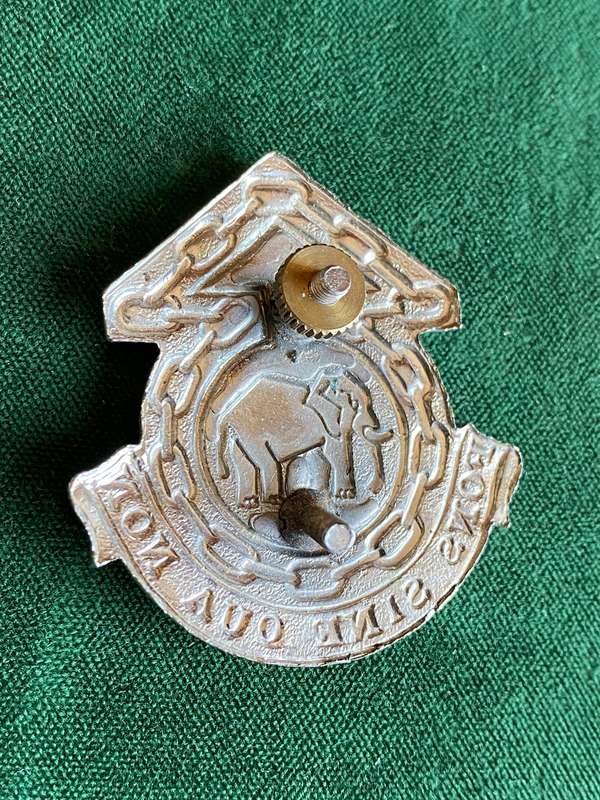 E.P COMMAND MAINTENANCE UNIT CAP BADGE-APPROVED IN 1986-LARGE ELEPHANT VARIATION-2X SCREW LUGS