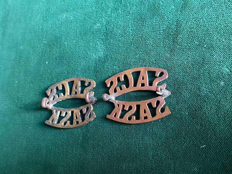 SA CORPS OF SIGNALS TITLE PAIR-WORN WW2-LUGS INTACT