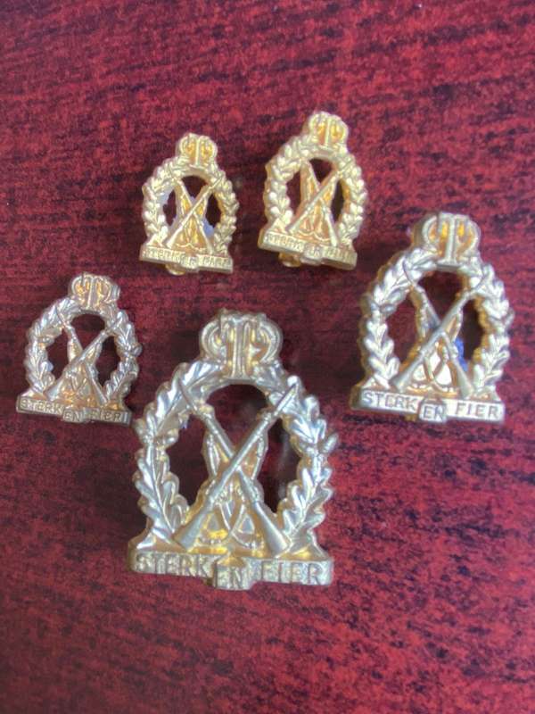REGT. TOBIE MULLER CAP,COLLARS AND MESS DRESS COLLARS-WORN 1956-1963-LUGS INTACT-SCARCE