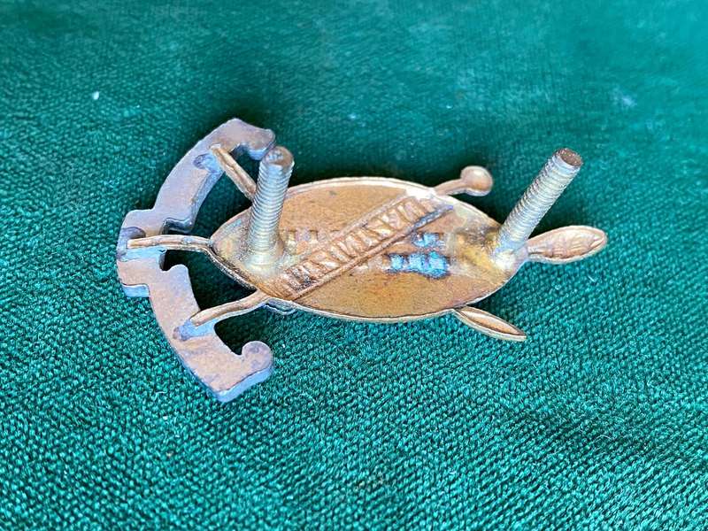 PRINCE ALFREDS GUARD,BI-METAL BERET BADGE-WORN POST 1964- 2 LUGS