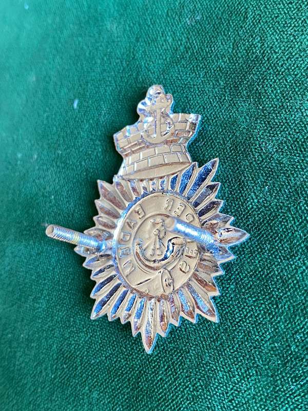 CAPE TOWN RIFLES,CHROME CAP BADGE-WORN POST 1976- 2 LUGS