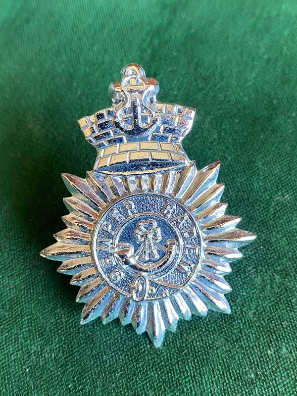 CAPE TOWN RIFLES,CHROME CAP BADGE-WORN POST 1976- 2 LUGS
