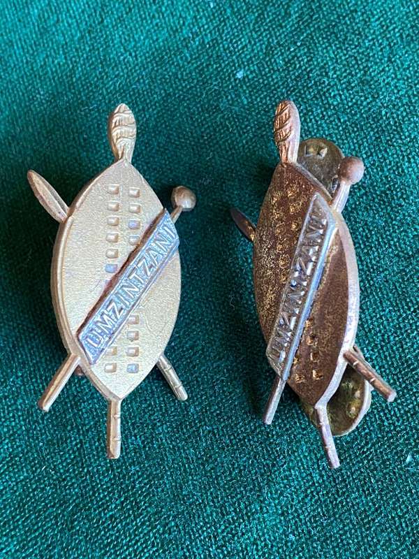 PRINCE ALFREDS GUARD BI/METAL COLLAR BADGE PAIR-WORN POST 1902-LUGS + PINS INTACT