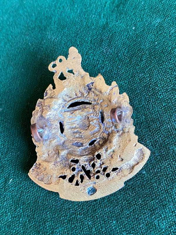 PRINCE ALFRED GUARD BI/METAL CAP BADGE-WORN 1922-1963- 2 LUGS