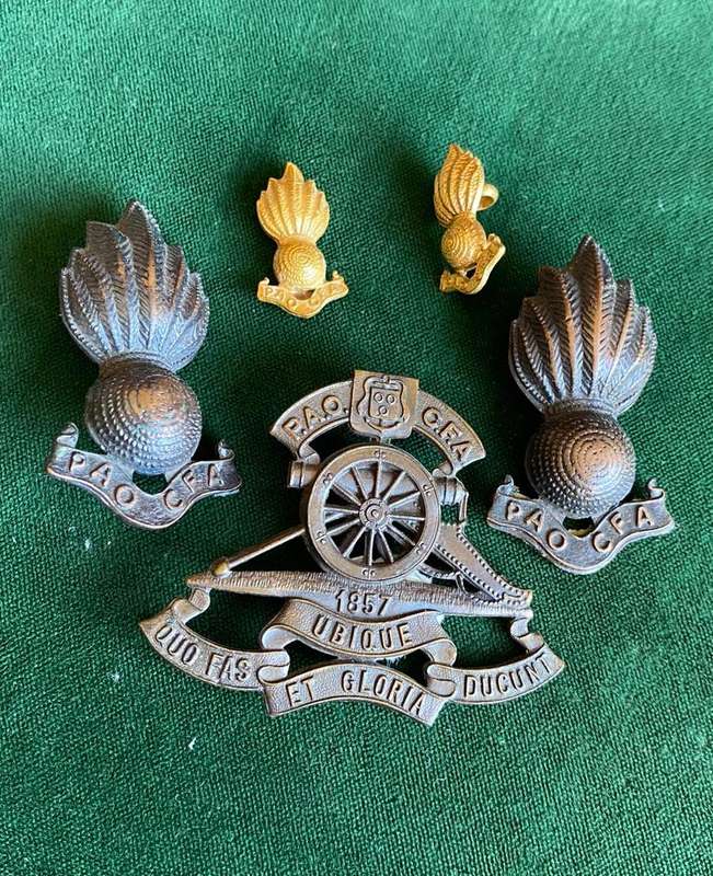 PRINCE ALFRED'S OWN CAPE FIELD ARTILLERY,BRONZE CAP AND COLLARS AND GILT OFFICERS MESS DRESS COLLARS