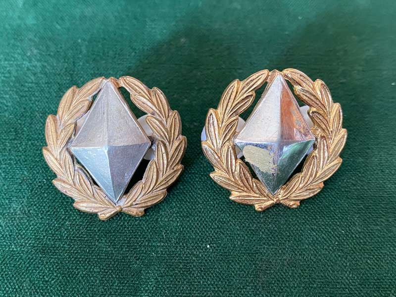 KIMBERLEY REGIMENT BI-METAL COLLARS-WORN FROM 1922-PINS INTACT