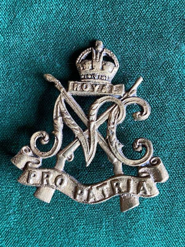 ROYAL NATAL CARBINEERS BRASS CAP BADGE-WORN 1936-1964- 2 LUGS