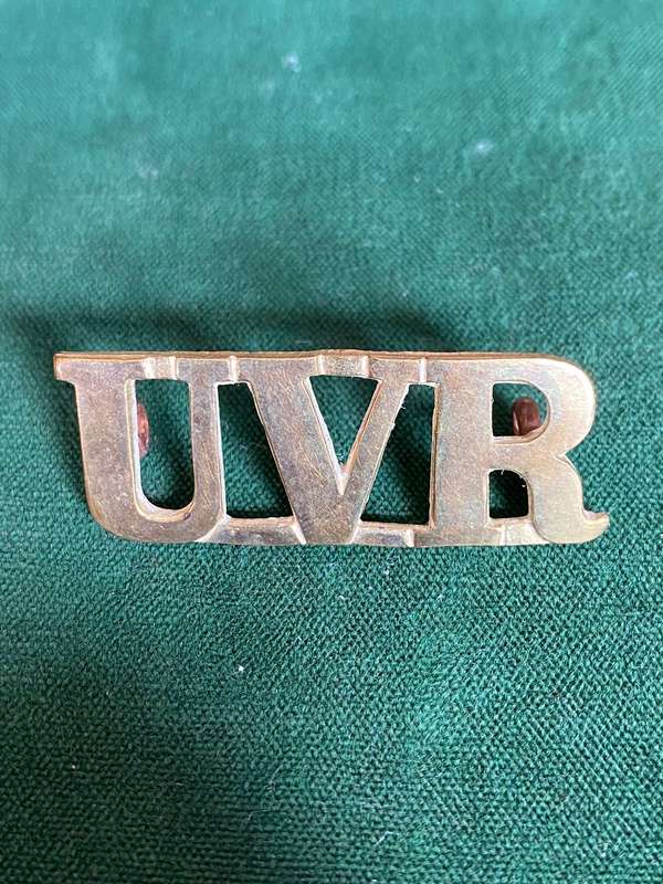 UITENHAGE VOLUNTEER RIFLES BRASS TITLE-WORN 1897-1913- 2 LUGS