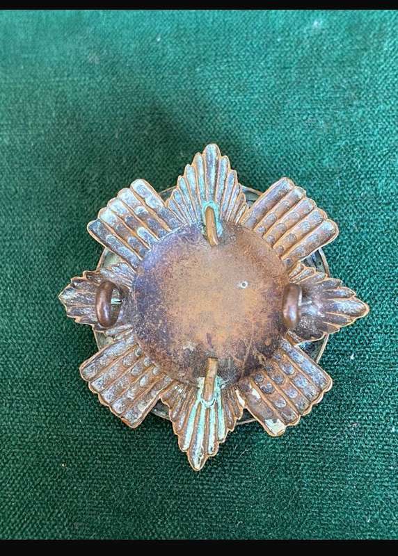 KIMBERLEY REGIMENT,GILT OFFICERS CAP BADGE-WORN FROM 1906-SMALLER-MEASURES 44MM- 2 LUGS-SCARCE