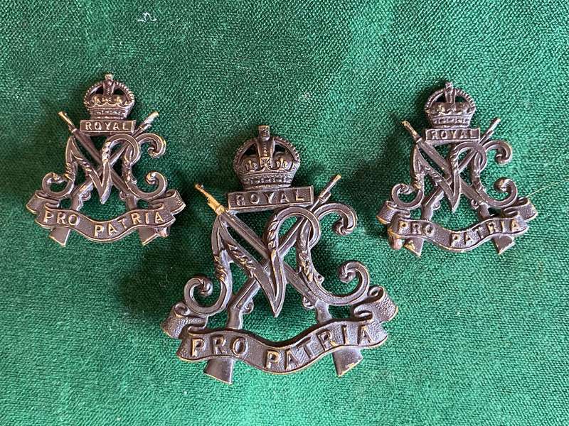 ROYAL NATAL CARBINEERS BRASS CAP AND COLLARS-WORN 1936-1964-LUGS INTACT