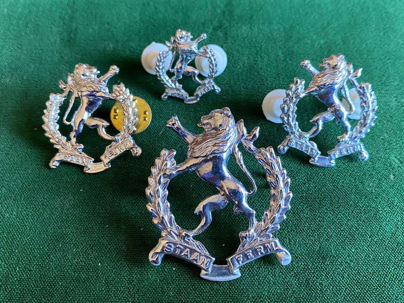 REGIMENT HOëVELD,CHROME CAP,COLLARS AND ONE MESS DRESS COLLAR-WORN POST 1976-LUGS+PINS INTACT