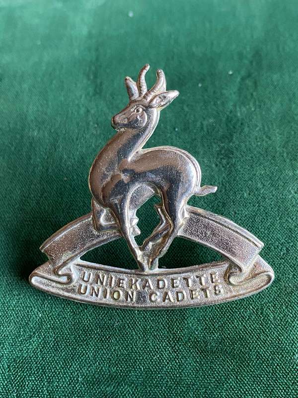 SA SCHOOL CADETS CAP BADGE-WORN 1956-1963- 2 LUGS