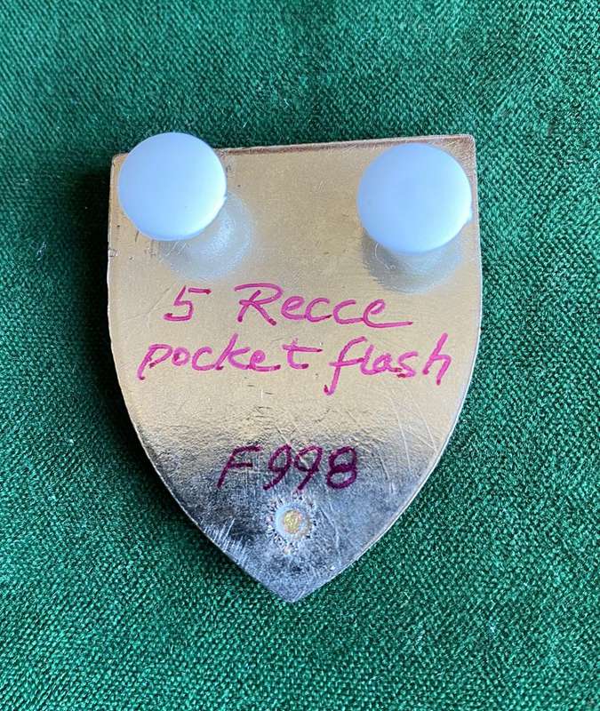 ORIGINAL 5 RECCE POCKET SIZE FLASH-MEASURES 38X45 MM- 2 PINS