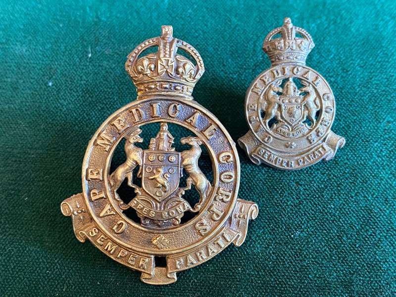 CAPE MEDICAL CORPS,GILDING METAL SLOUCH AND CAP BADGE-WITH ONE COLLAR-WORN 1903-1913-LUGS INTACT
