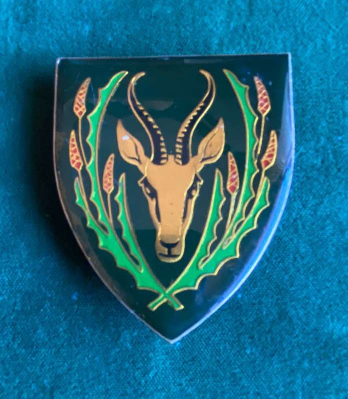5 SA INFANTRY BN. 2ND ISSUE FLASH- 3 PINS-DARK GREEN TYPE